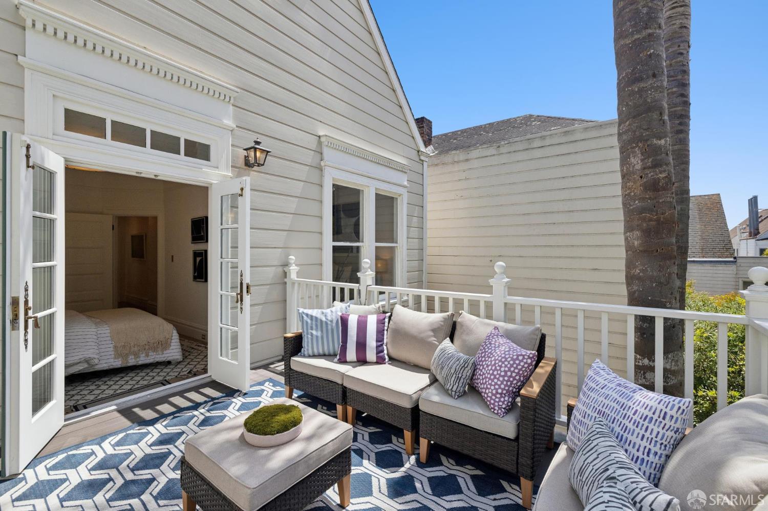 2033 Baker Street