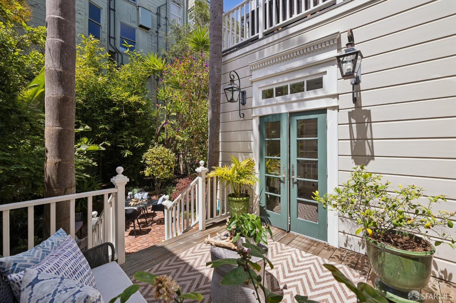 2033 Baker Street