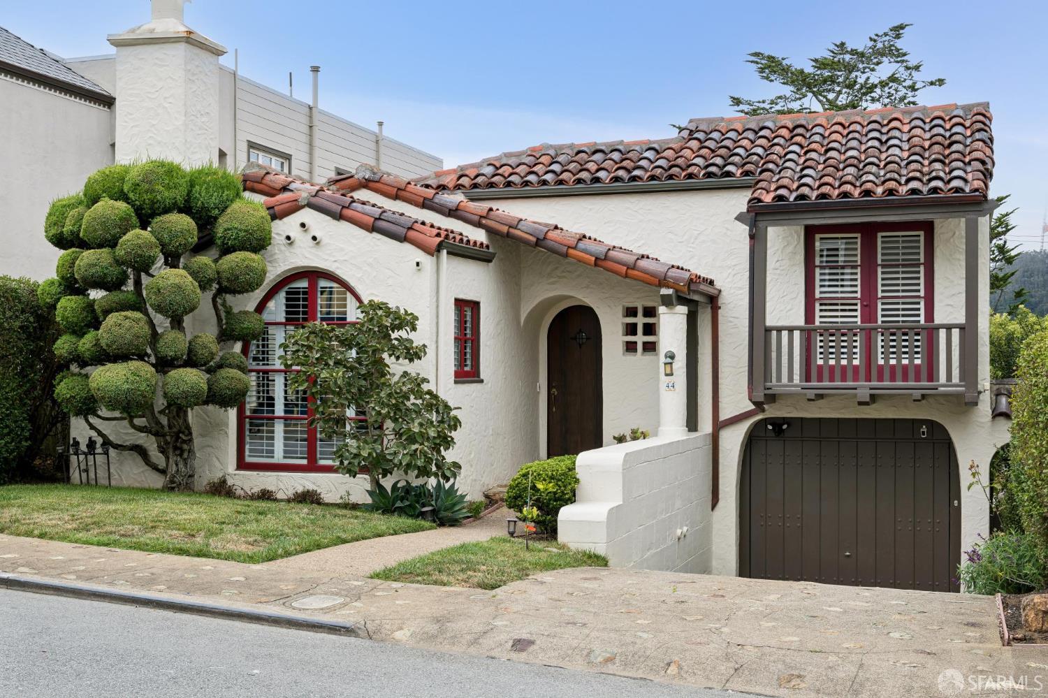 44 Rockaway Avenue