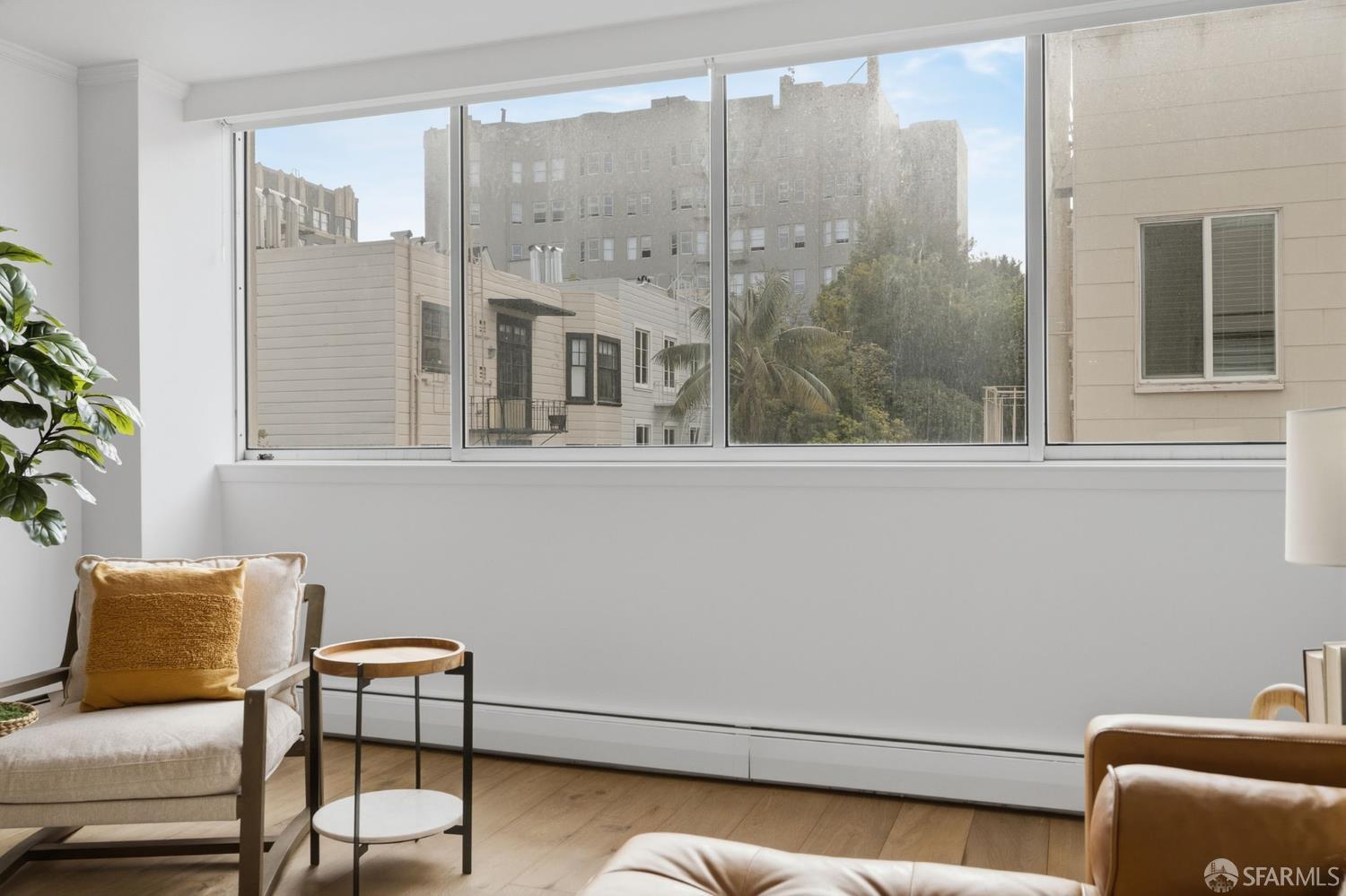1835 Franklin Street # 402