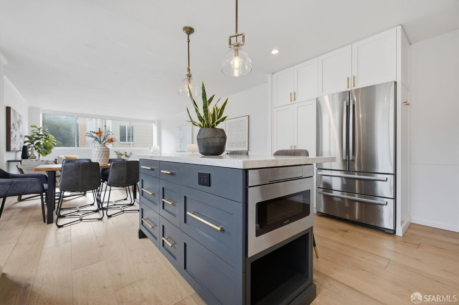 1835 Franklin Street # 402