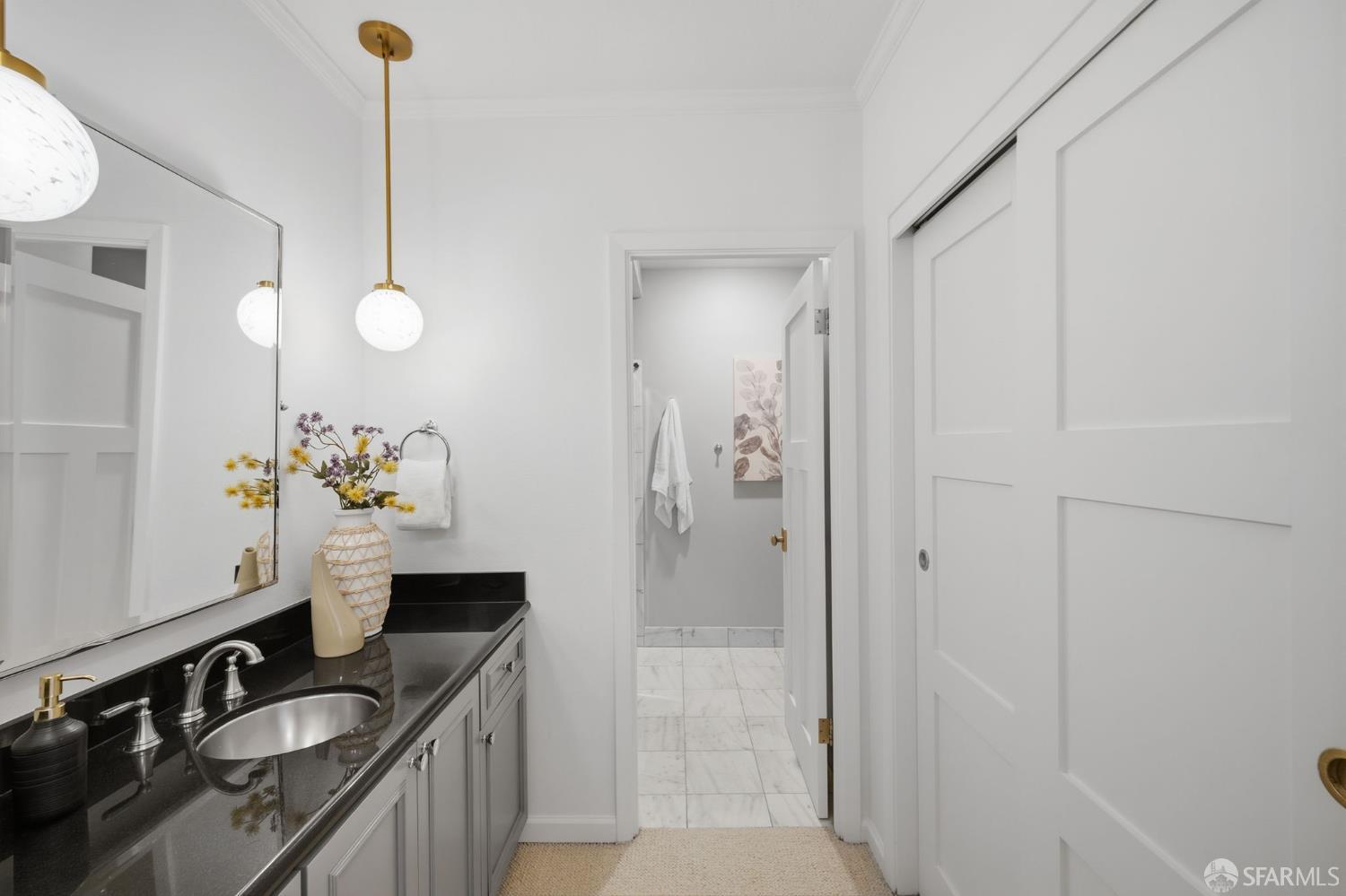 1835 Franklin Street # 402