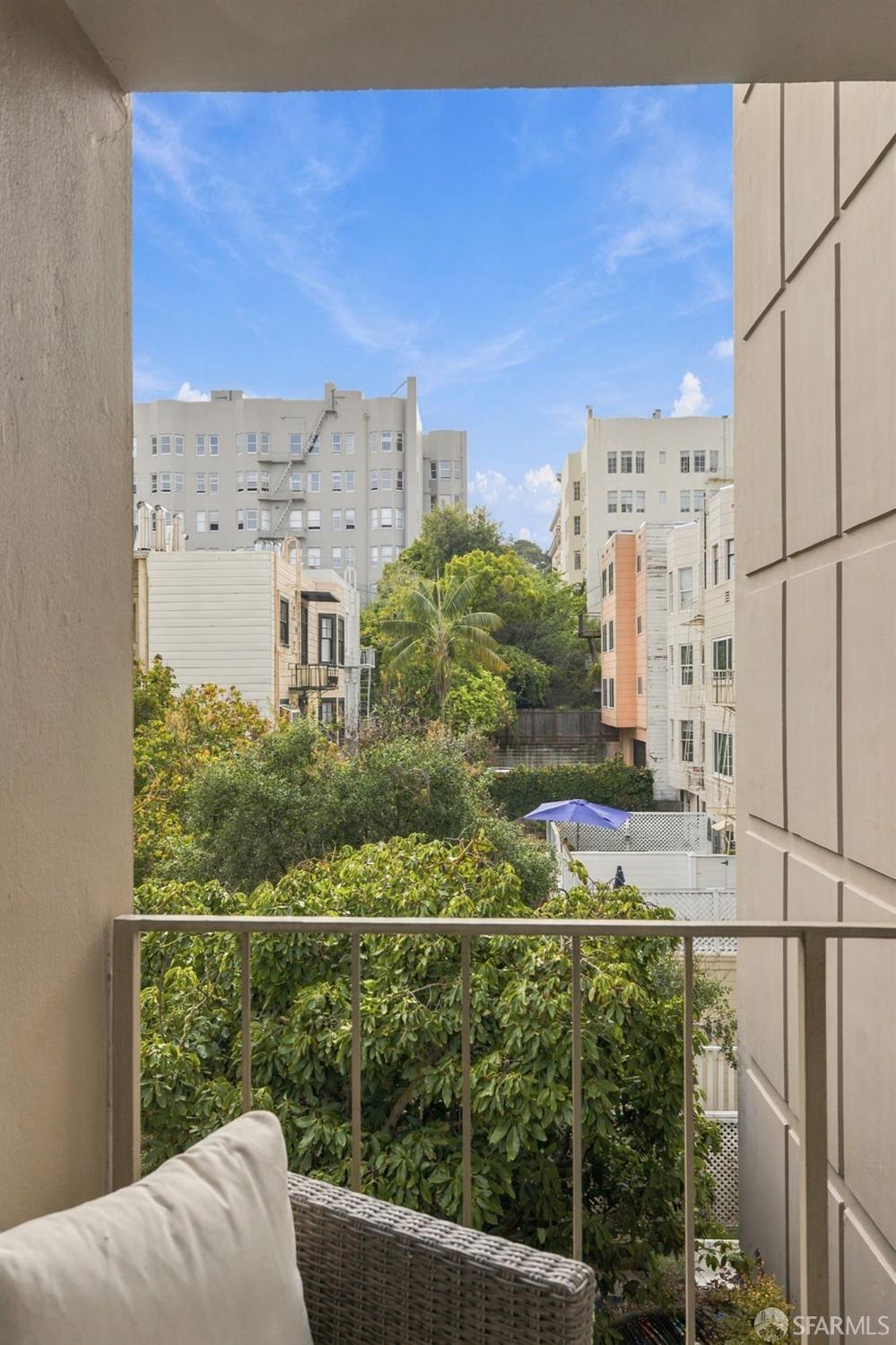 1835 Franklin Street # 402