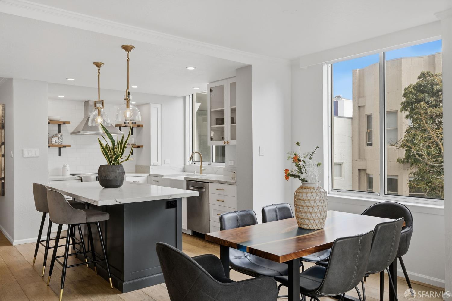 1835 Franklin Street # 402