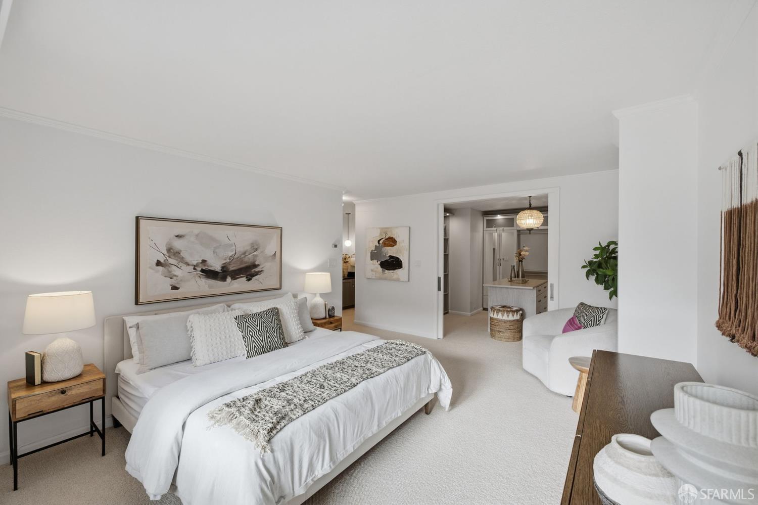 1835 Franklin Street # 402