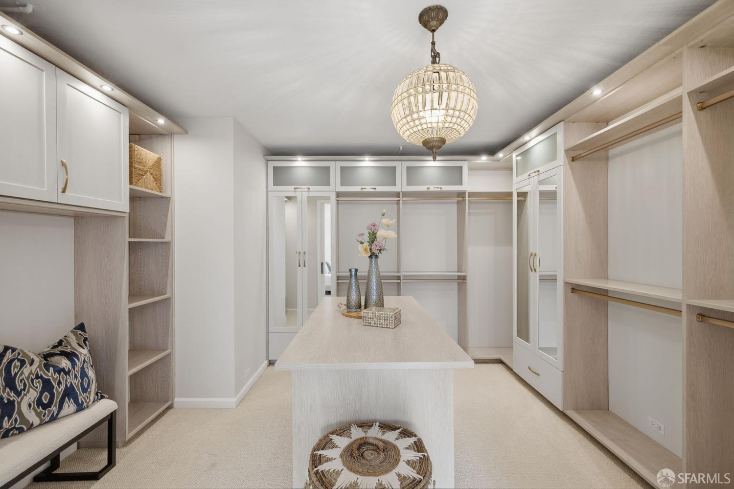 1835 Franklin Street # 402