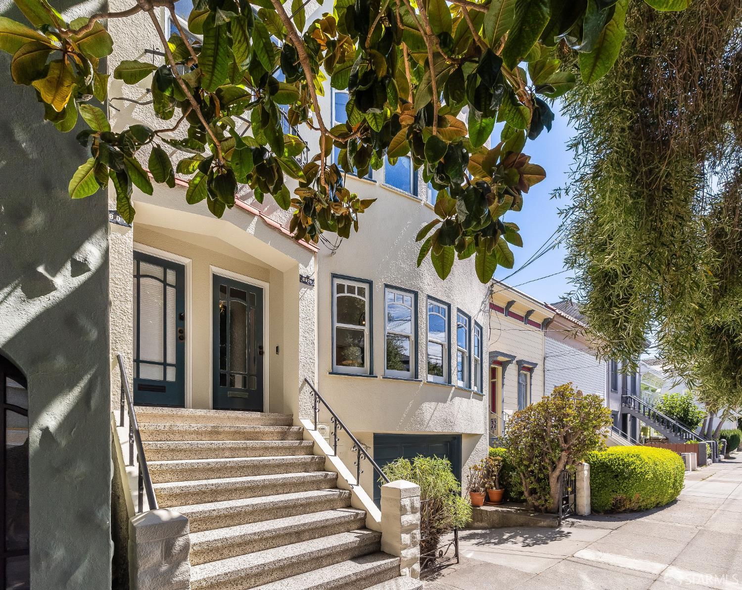 807 York Street