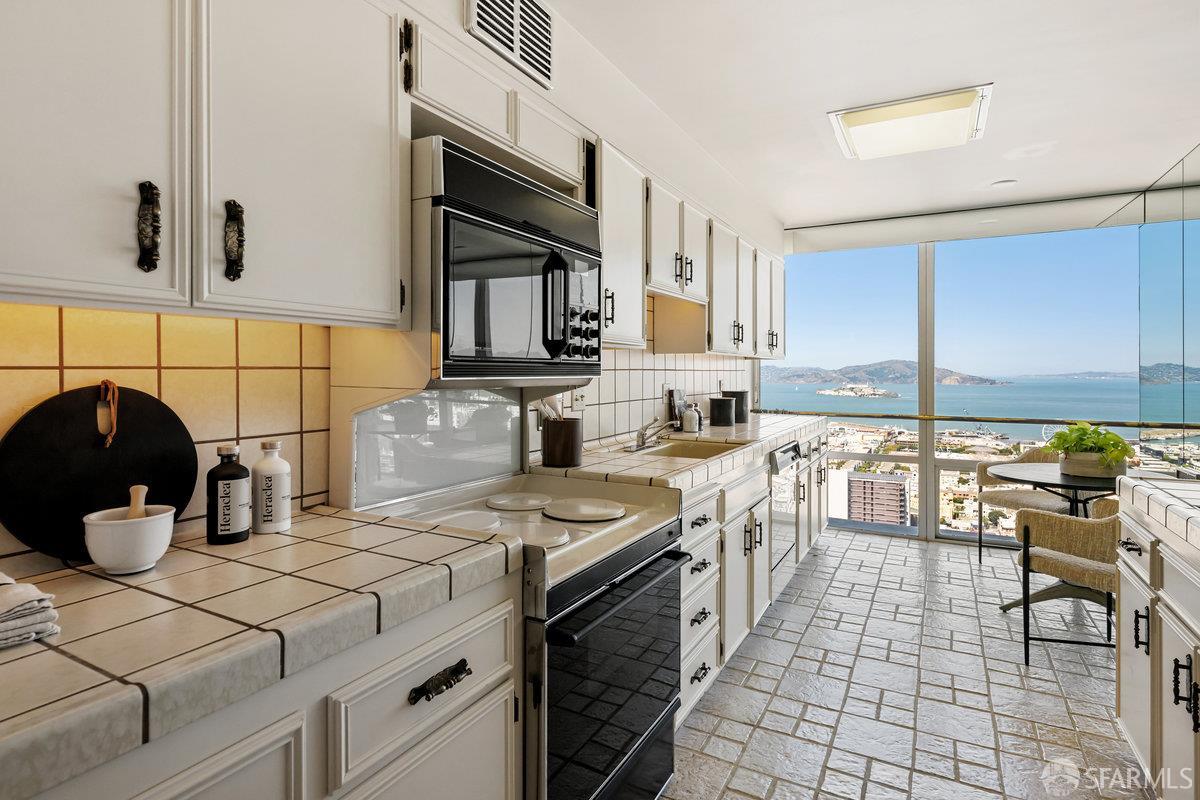 1750 Taylor Street # 1001