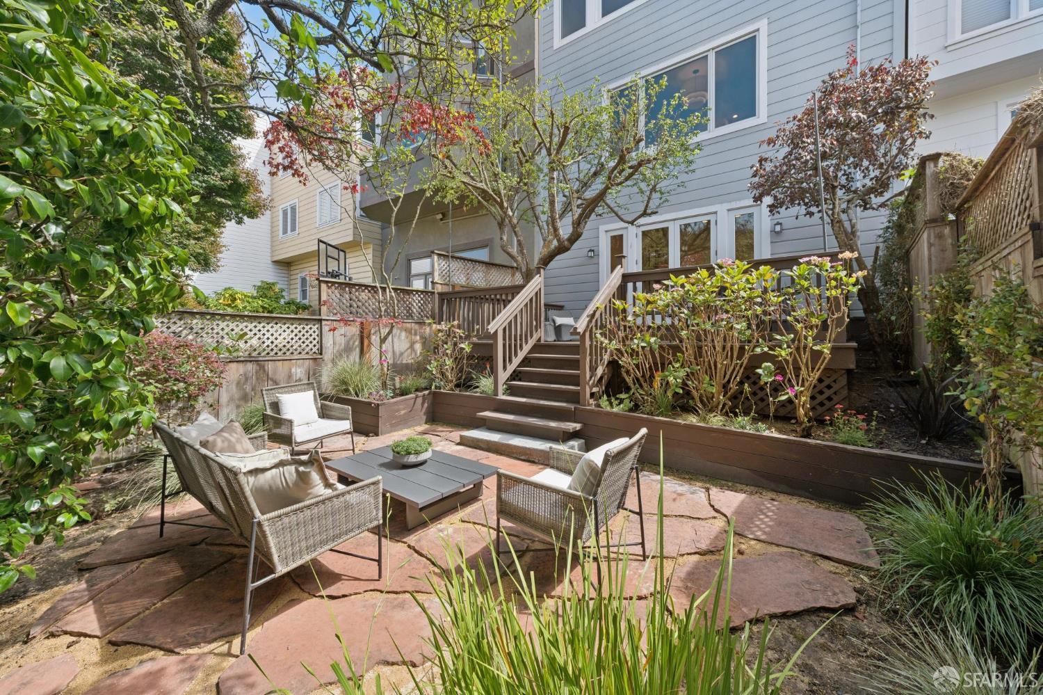 2580 Greenwich Street