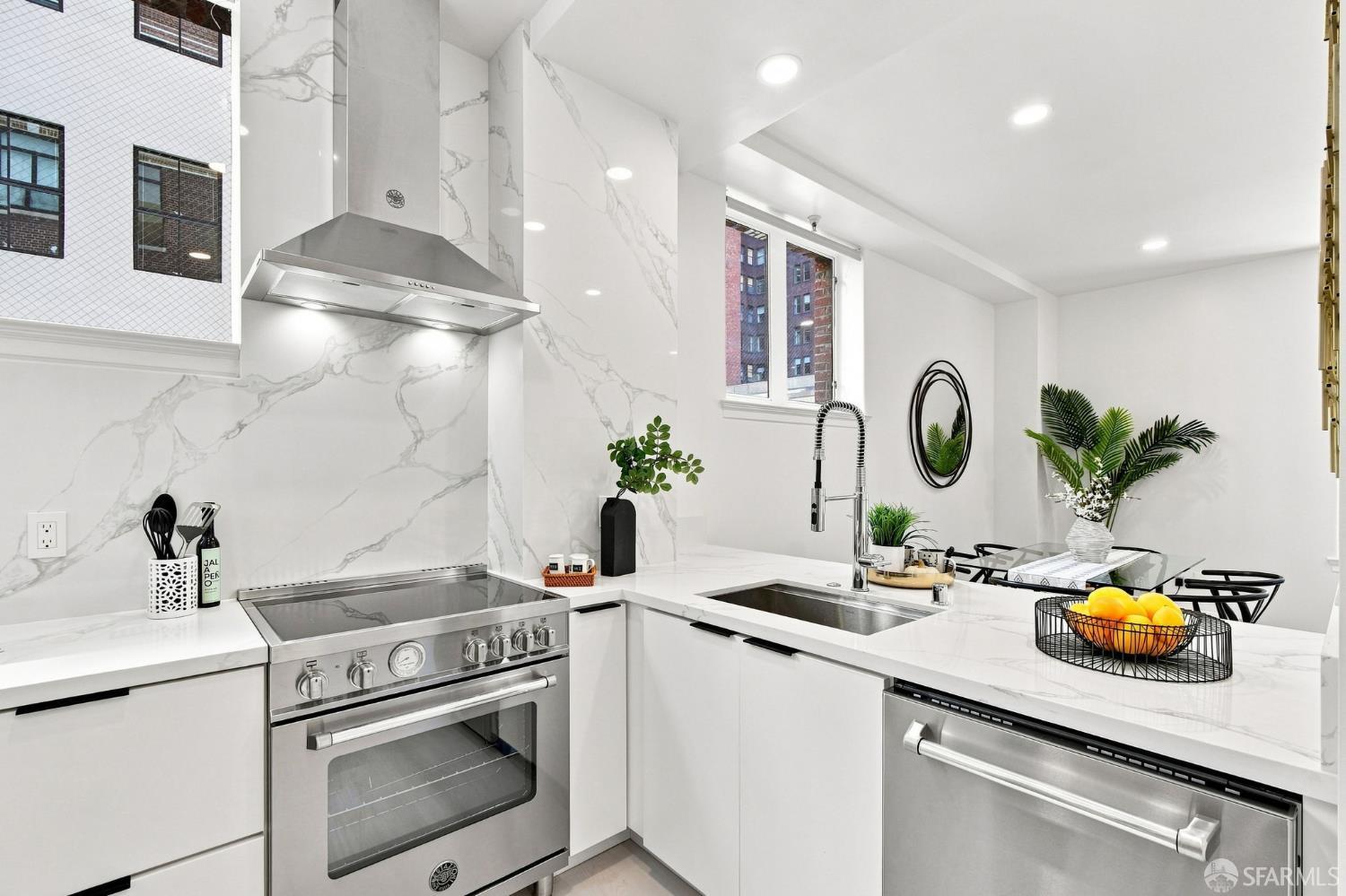 201 Sansome Street # 401