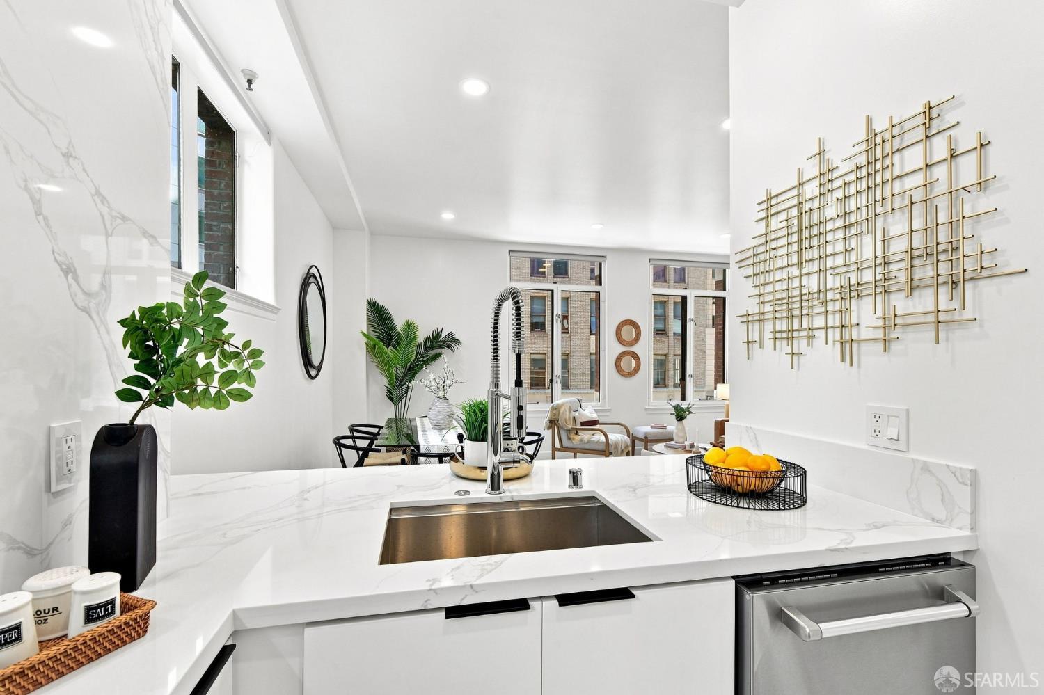 201 Sansome Street # 401
