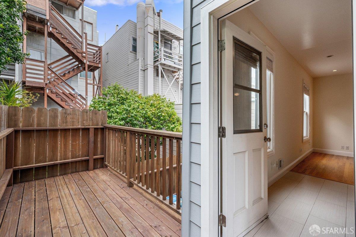 24 Waldo Alley