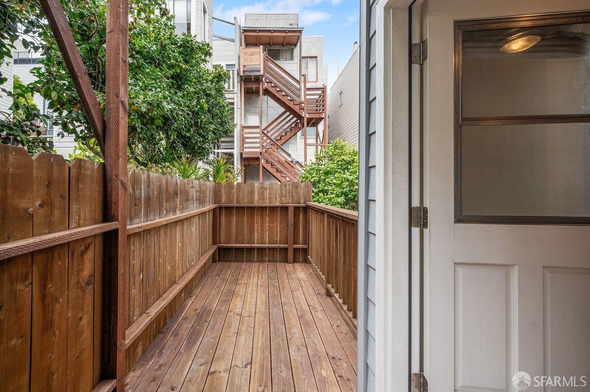 24 Waldo Alley