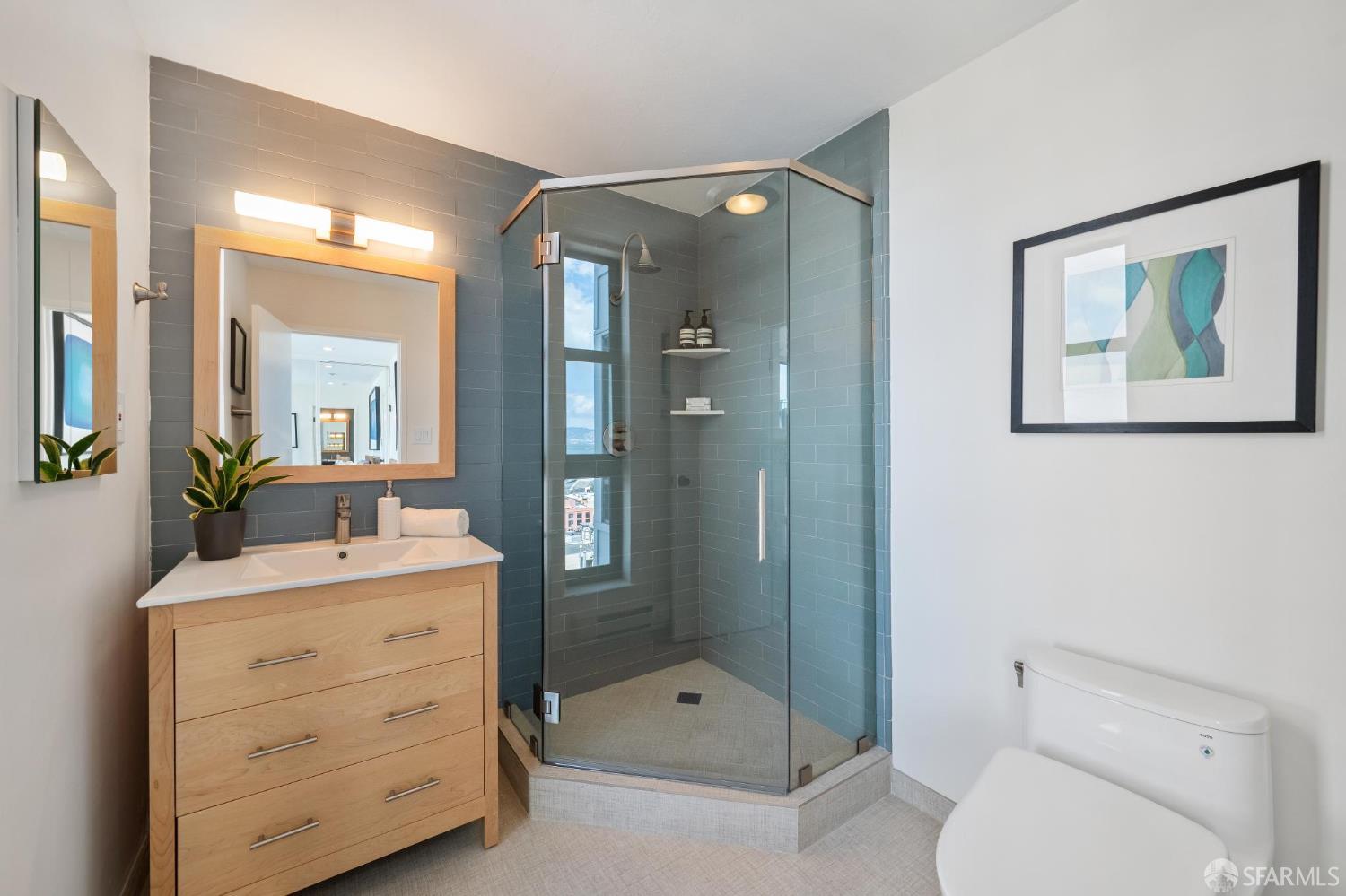 455 Vallejo Street # 204