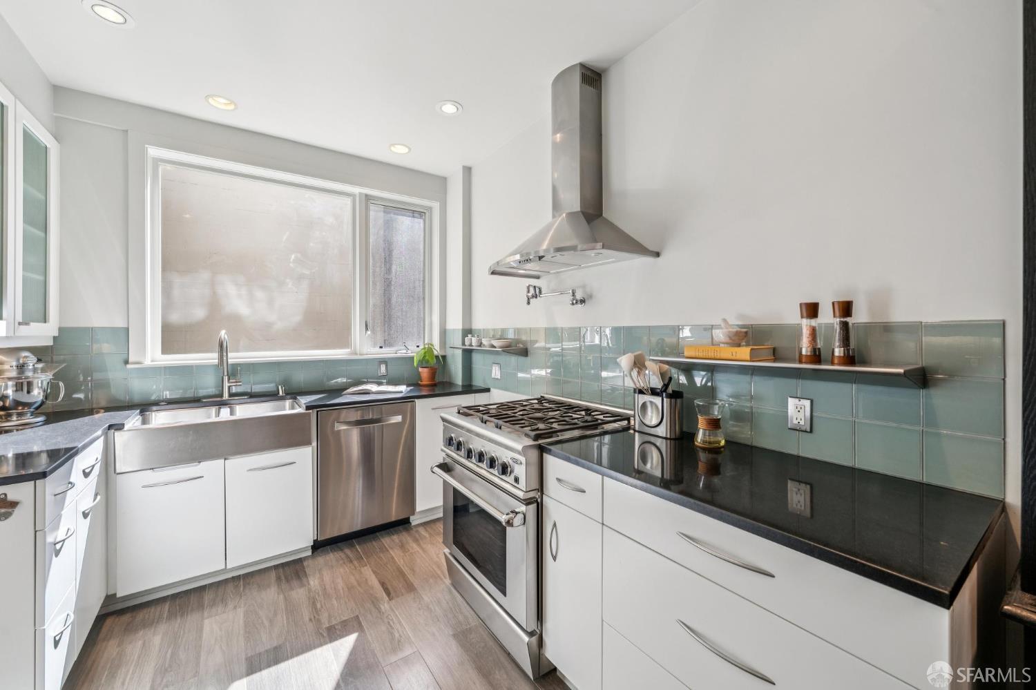 850 Powell Street # 602