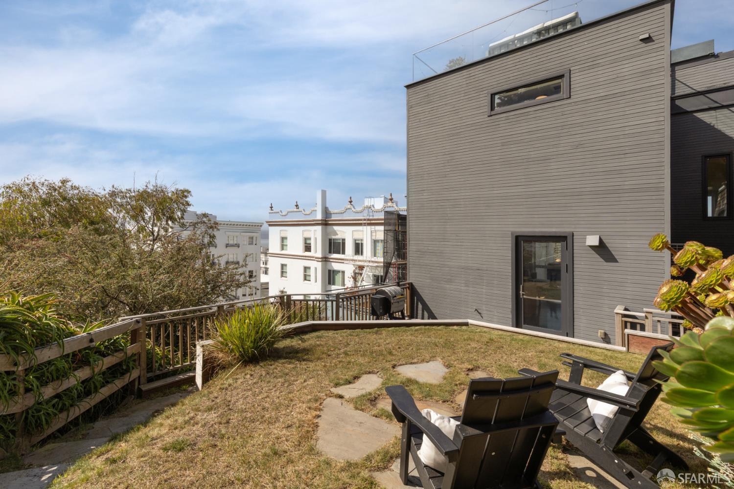1269 Lombard Street # B