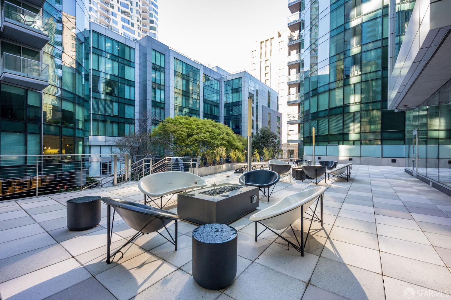 318 Spear Street # 4E