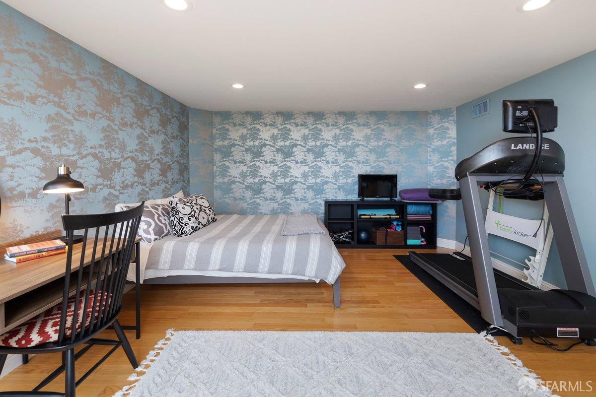 52 Clarendon Avenue
