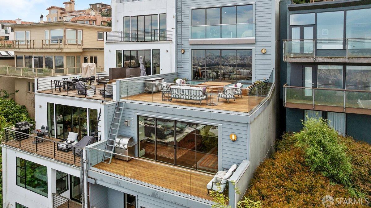 52 Clarendon Avenue