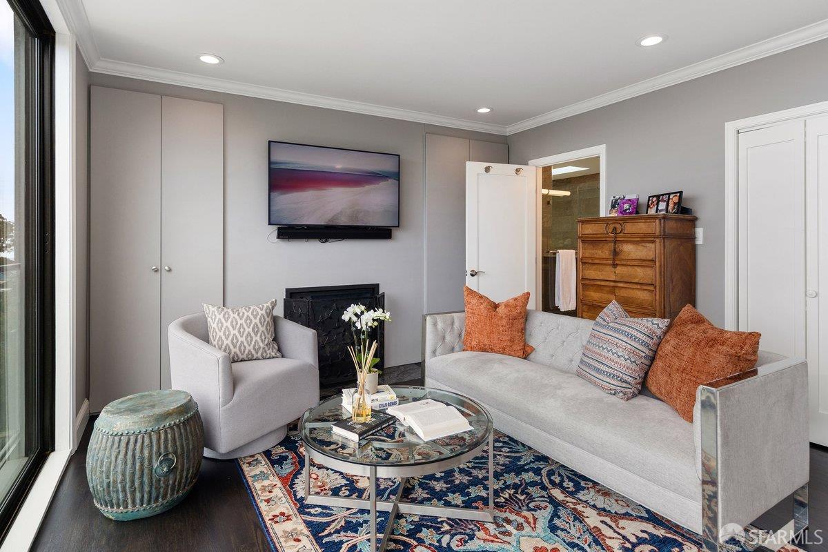 52 Clarendon Avenue