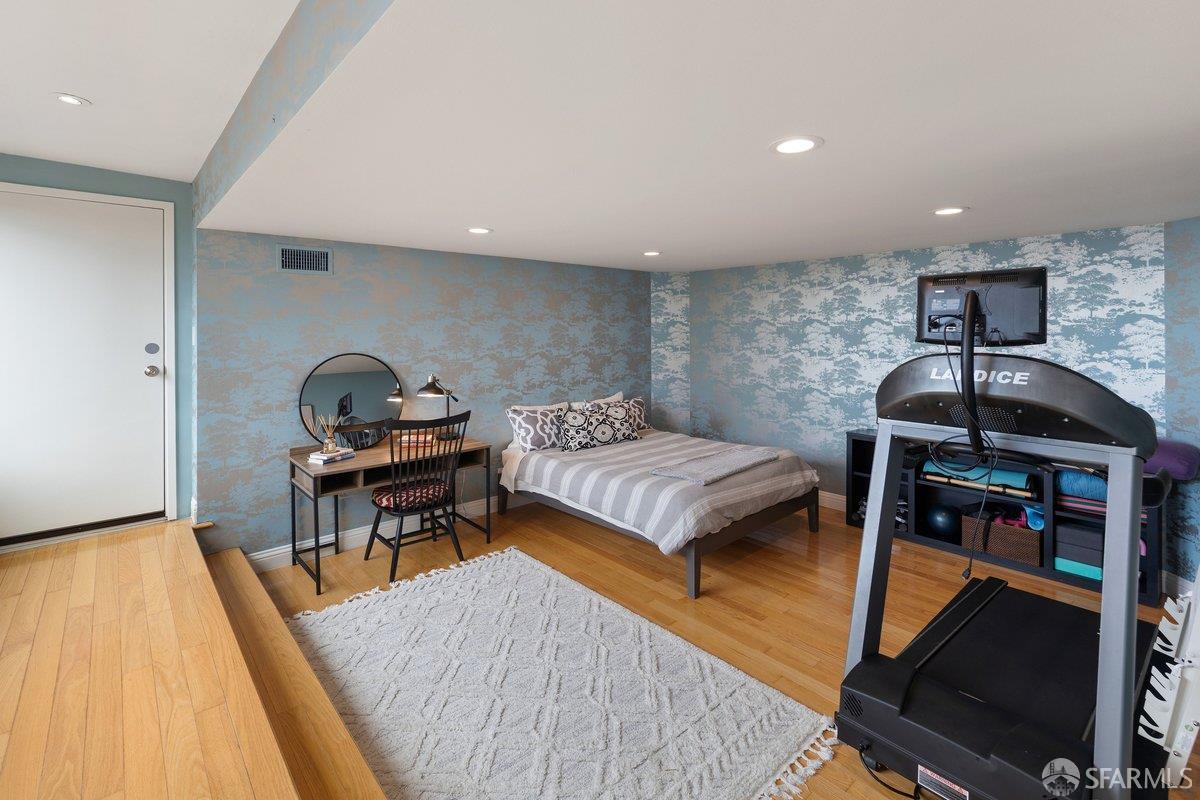 52 Clarendon Avenue