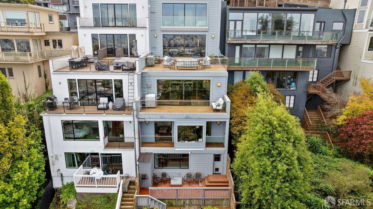 52 Clarendon Avenue