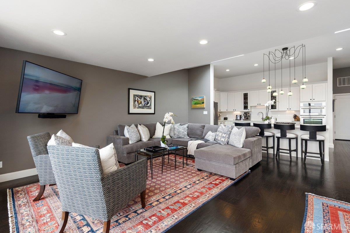 52 Clarendon Avenue
