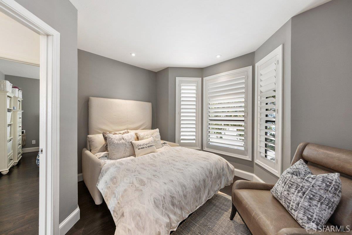 52 Clarendon Avenue