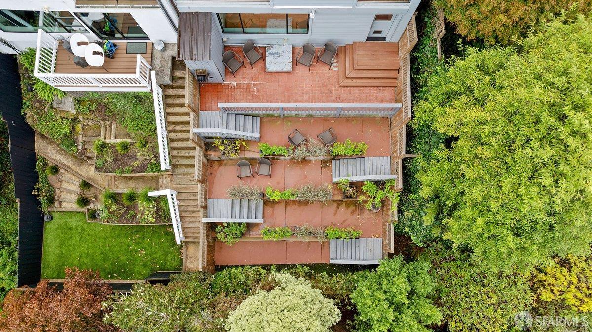 52 Clarendon Avenue