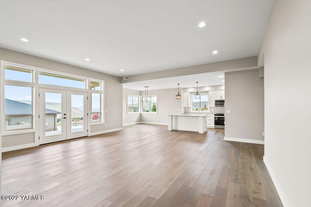 1206 Mayer Ct