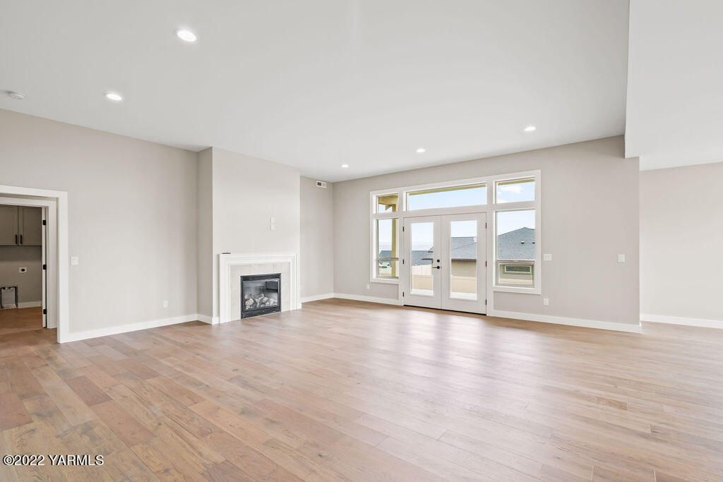 1206 Mayer Ct
