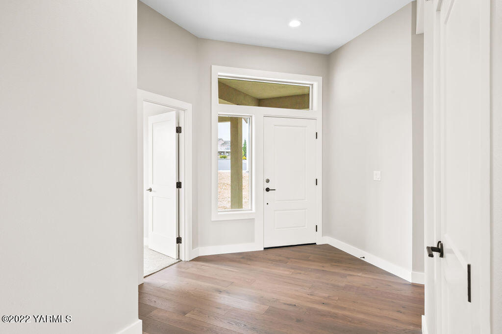 1206 Mayer Ct