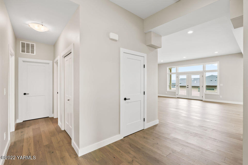 1206 Mayer Ct