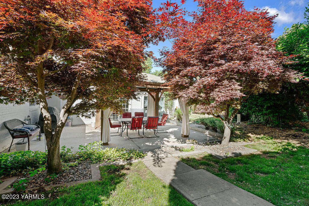5203 Sunset Dr