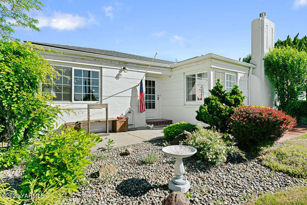 5203 Sunset Dr