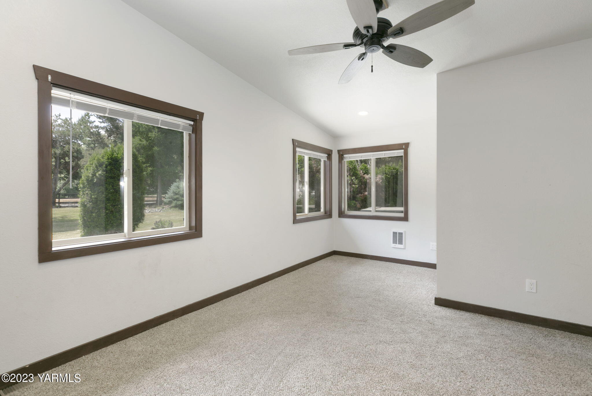 7903 Meadowbrook Rd