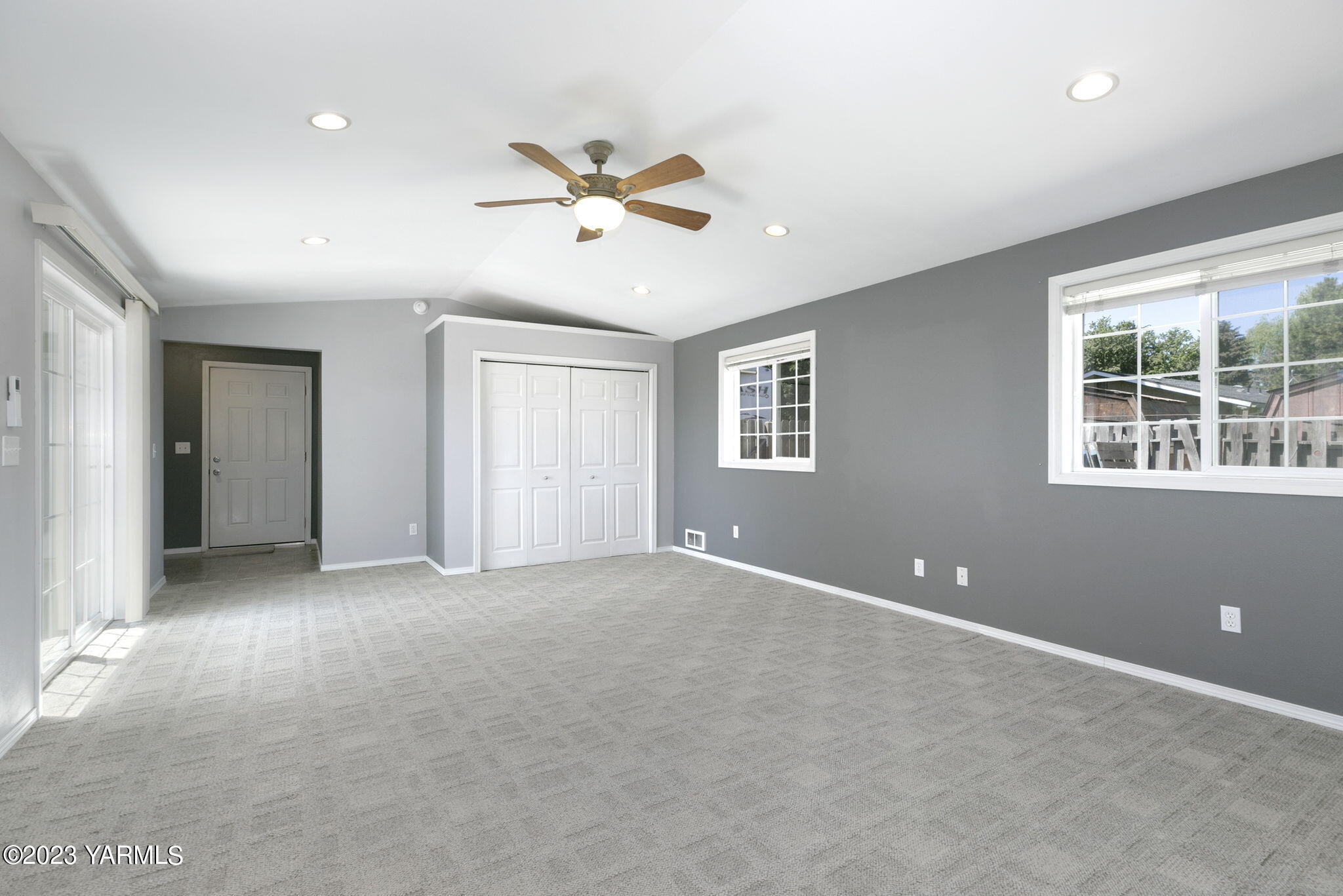 3403 W Meadow Ln