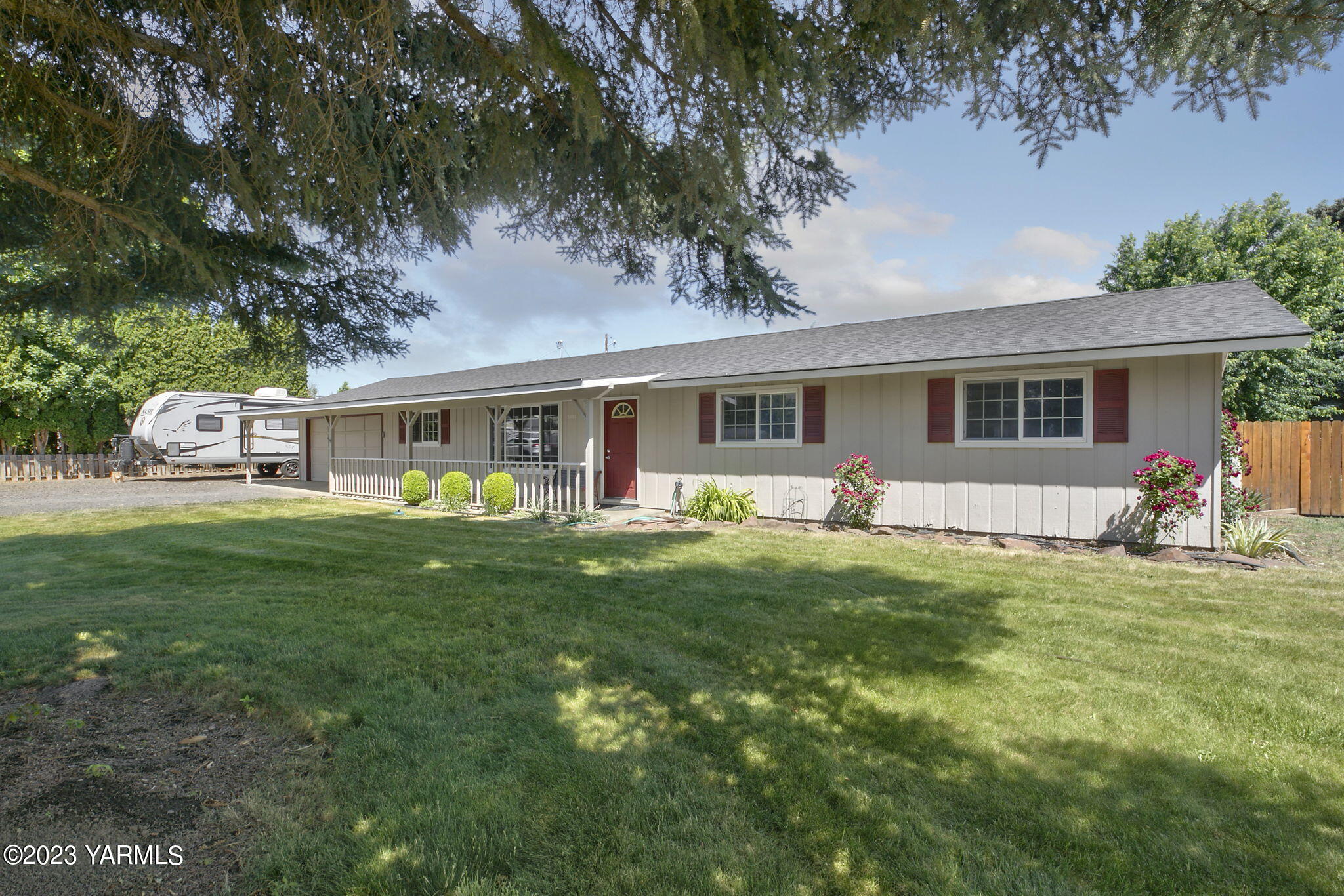 3403 W Meadow Ln