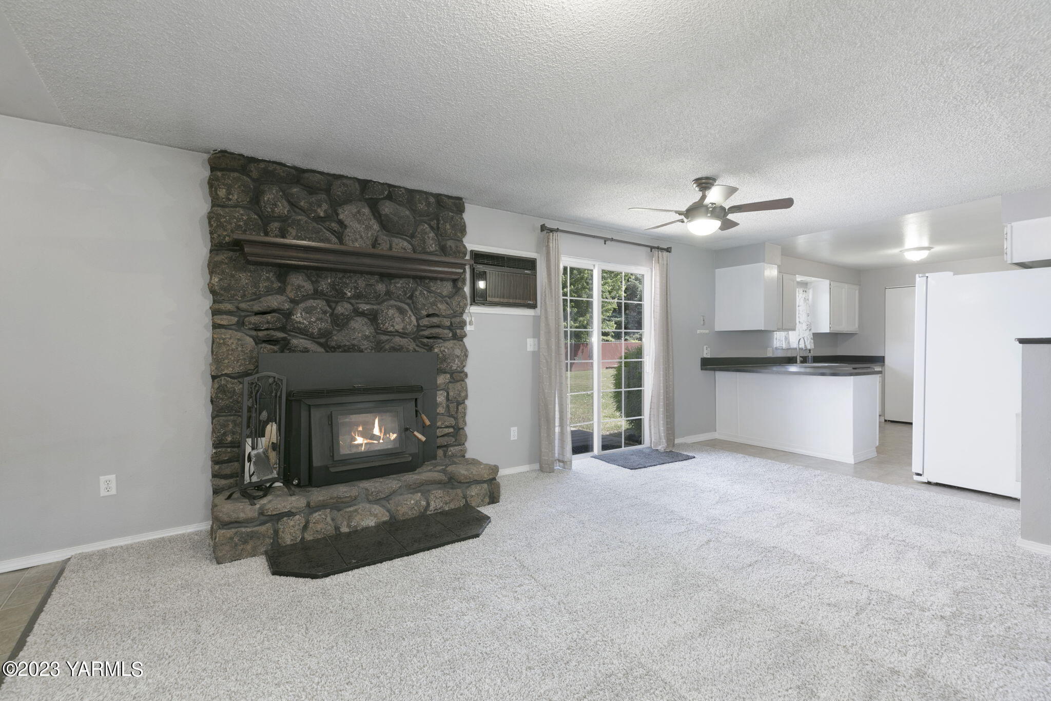 3403 W Meadow Ln
