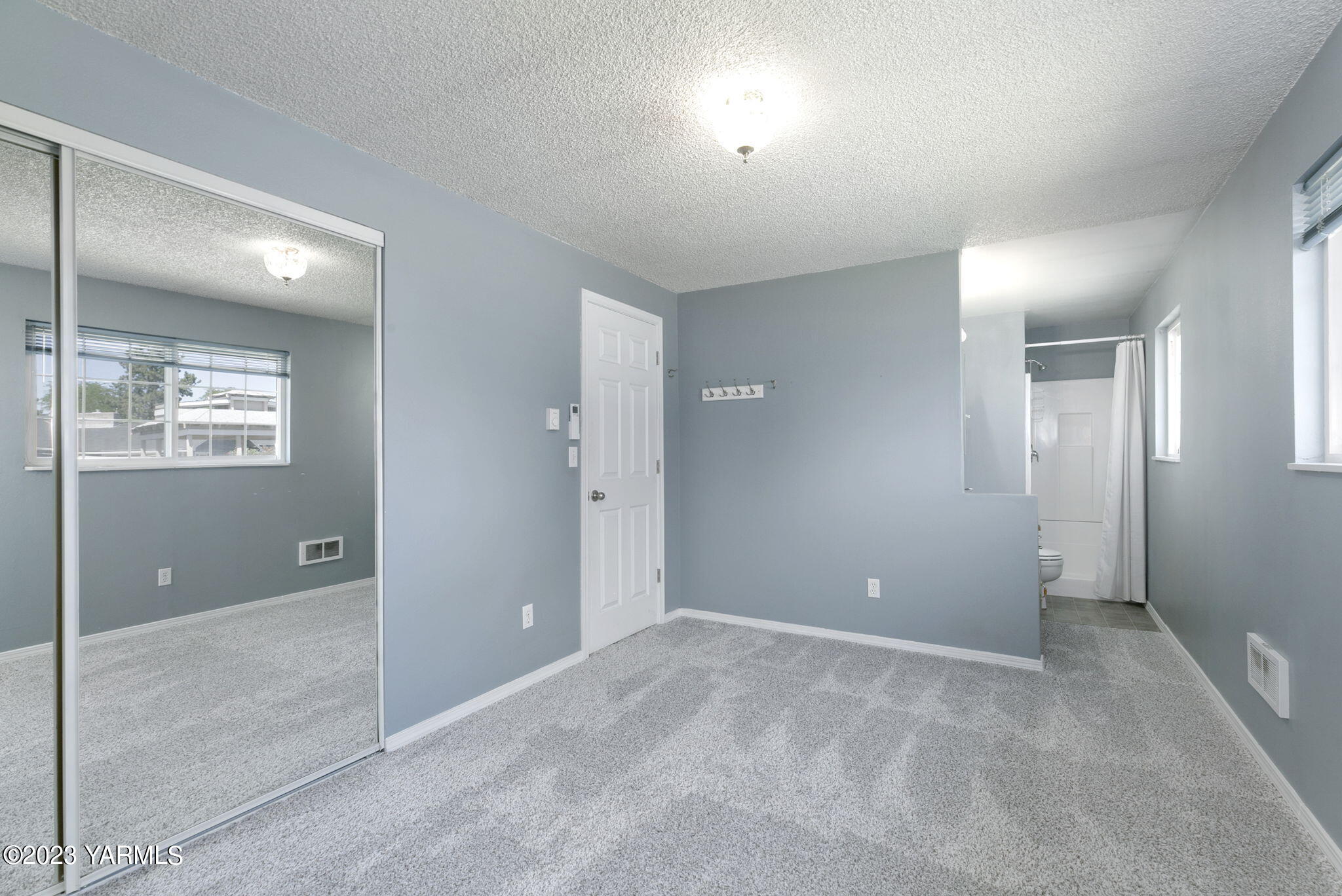 3403 W Meadow Ln