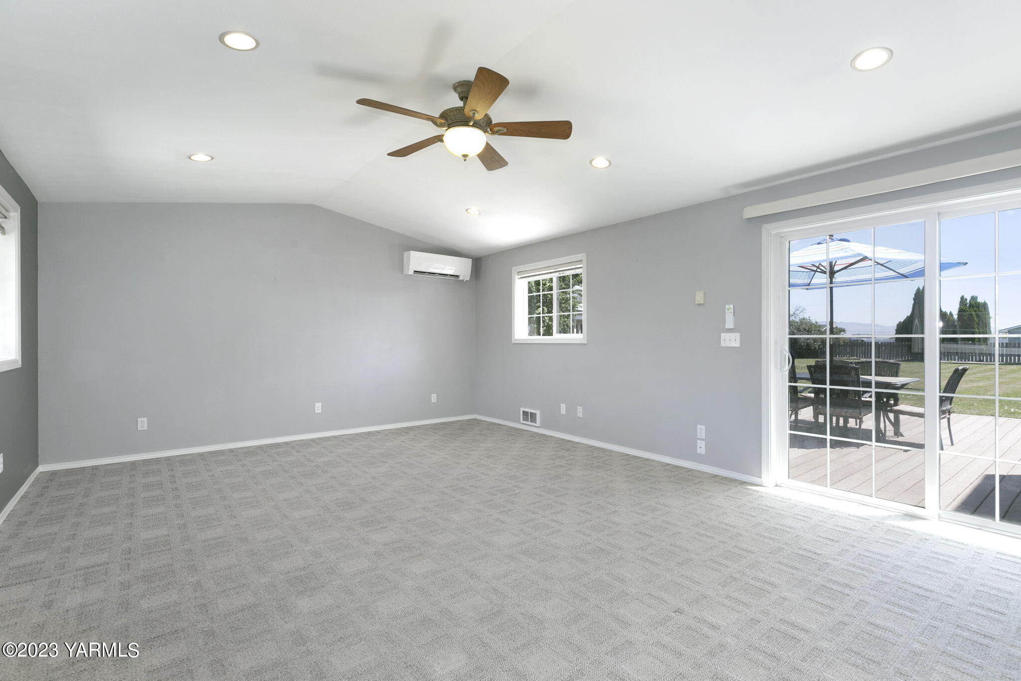3403 W Meadow Ln