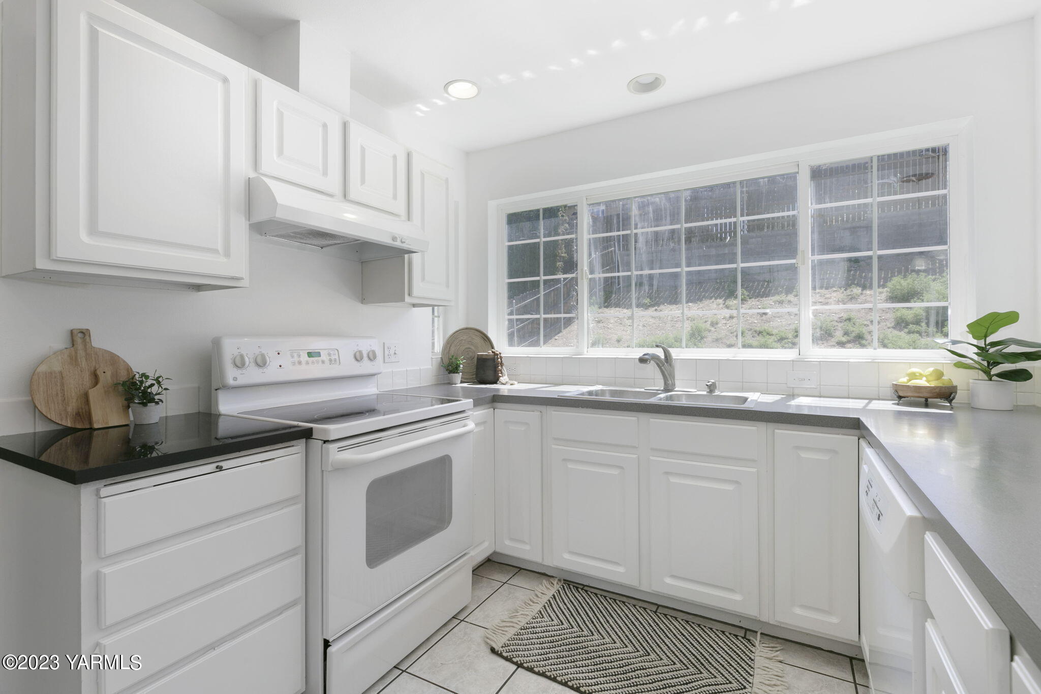 1604 W Orchard Ave