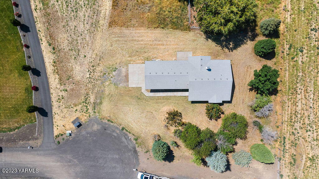 13310 Swalley Ln