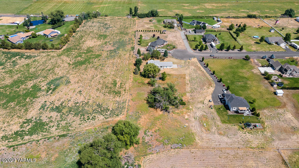 13310 Swalley Ln