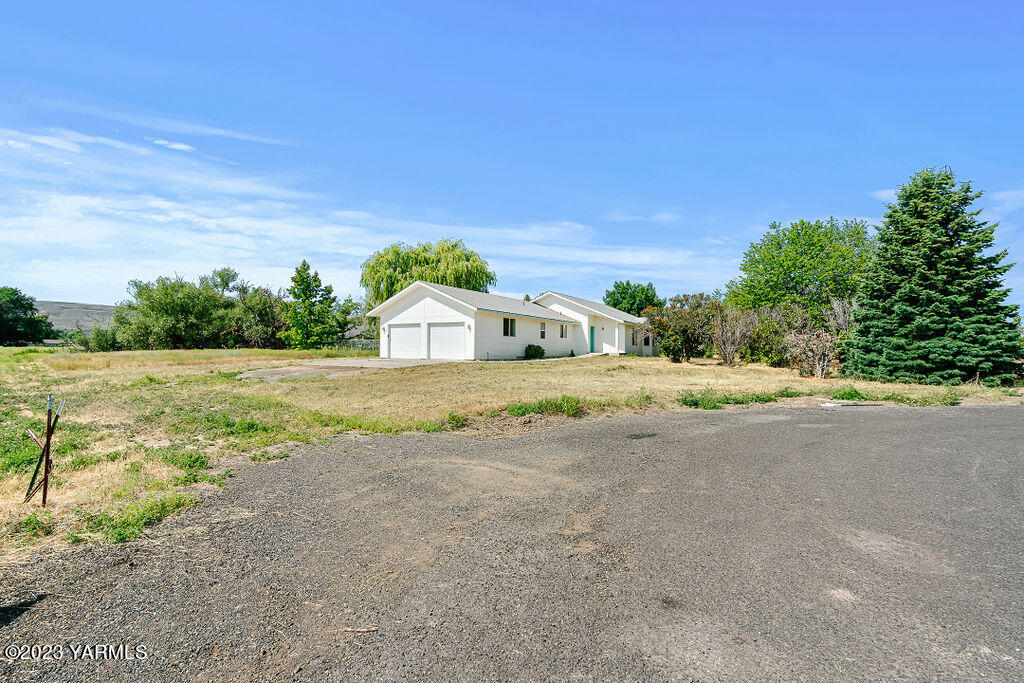 13310 Swalley Ln