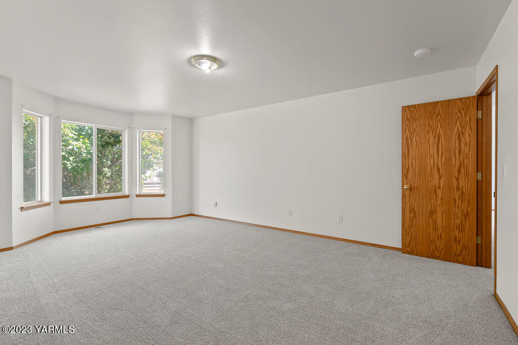 13310 Swalley Ln