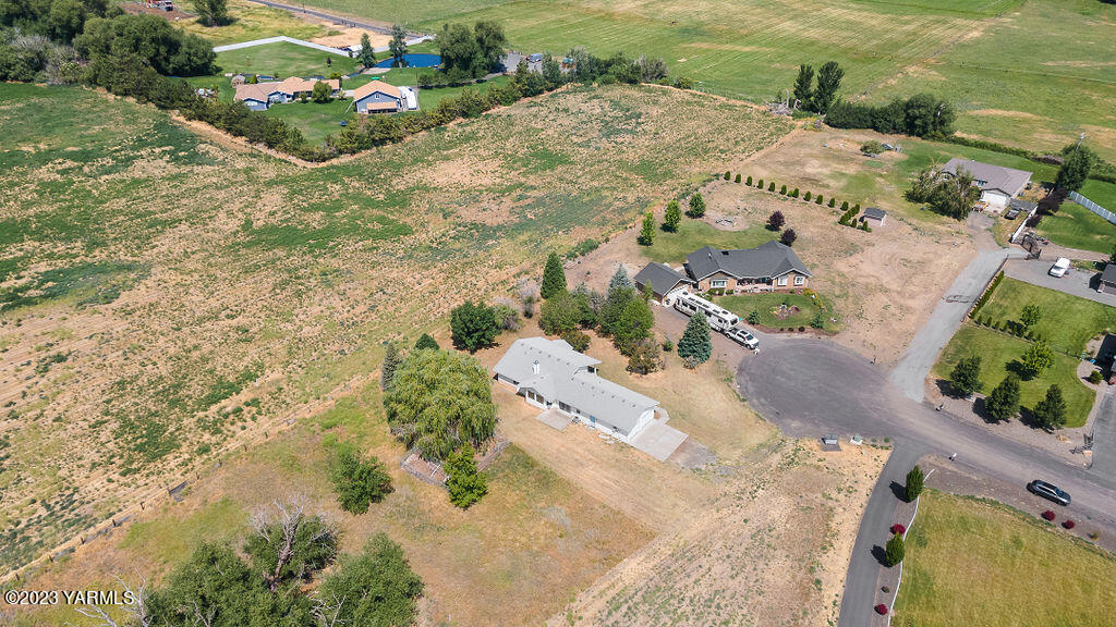 13310 Swalley Ln