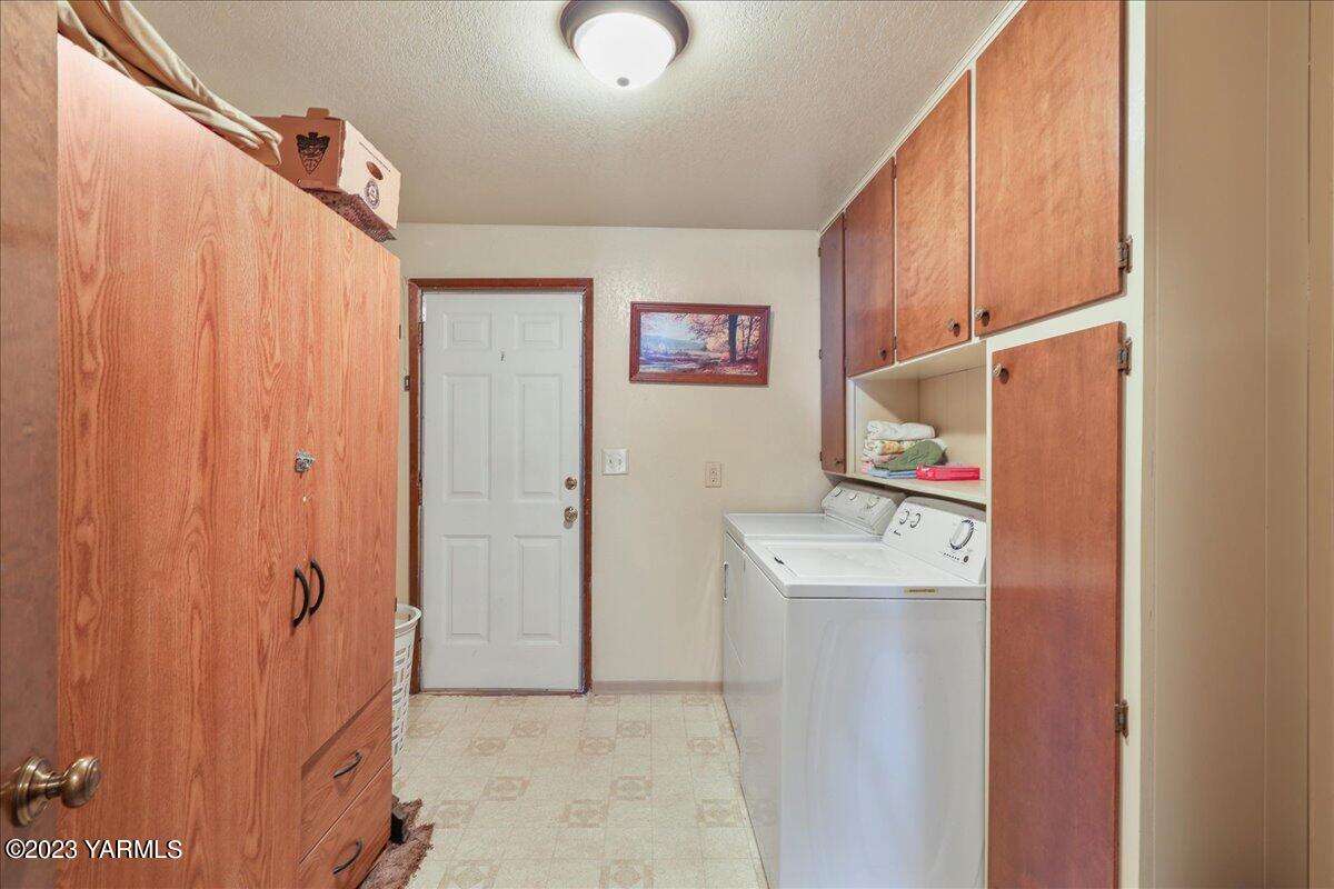 1104 S Landon Ave