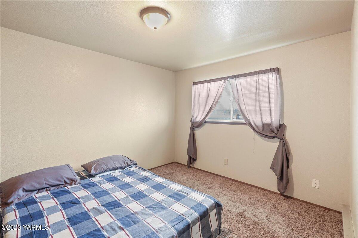 1104 S Landon Ave