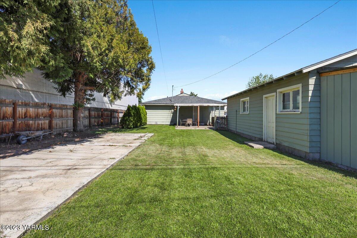 1104 S Landon Ave